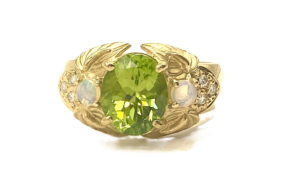 Peridot K18ペリドット オパール ダイヤモンドリング (NO.49130)