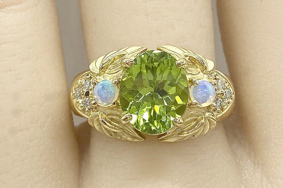 Peridot K18ペリドット オパール ダイヤモンドリング (NO.49130)