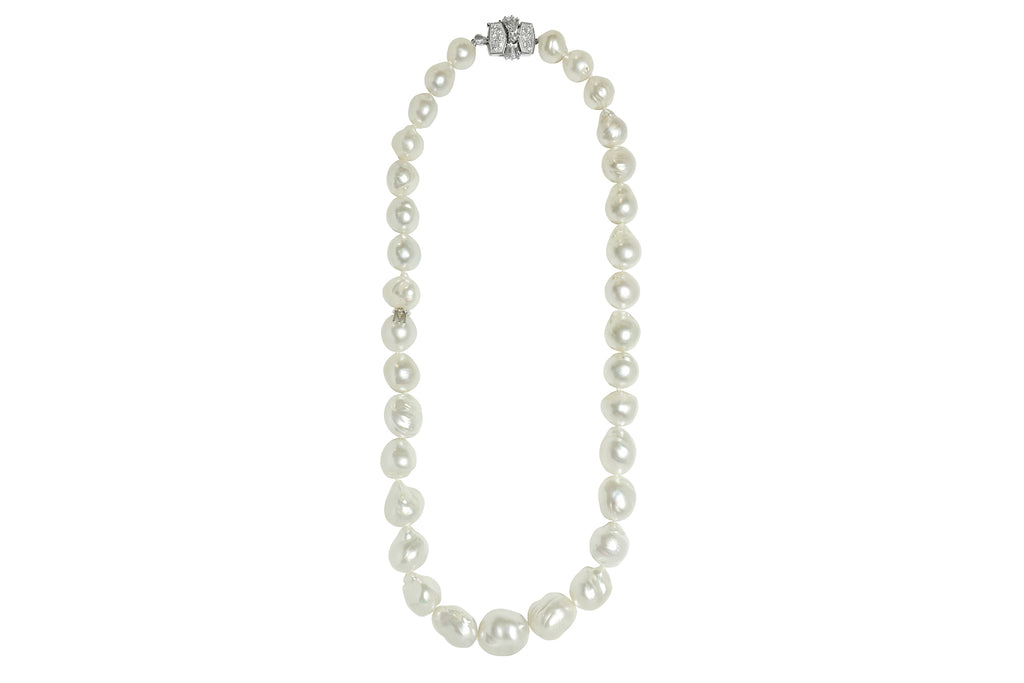 MIKIMOTO 【ミキモト】K14WG白蝶パール  ダイヤモンド(留具)ネックレス (NO.49500)