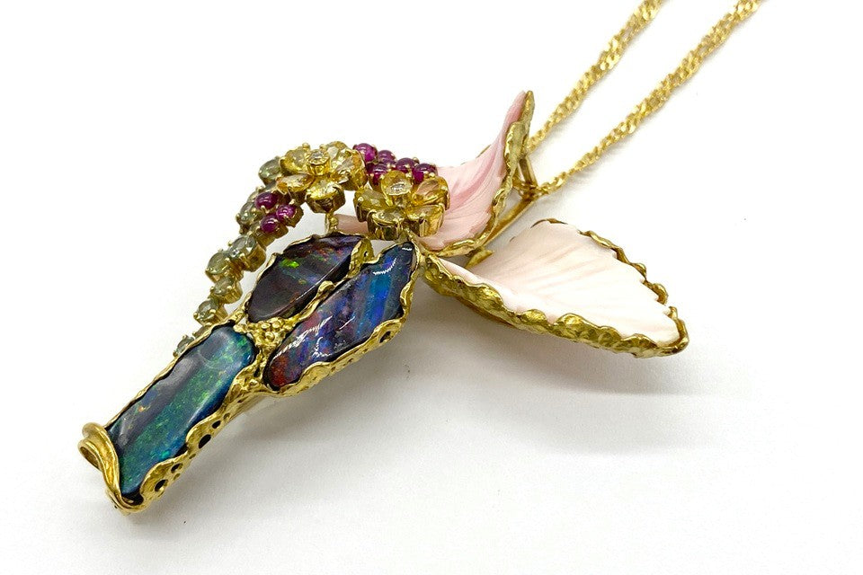 Boulder Opal K18ボルダーオパール ルビー イエローサファイヤ ダイヤモンド　コンクシェルペンダント兼ブローチ (NO.49871)