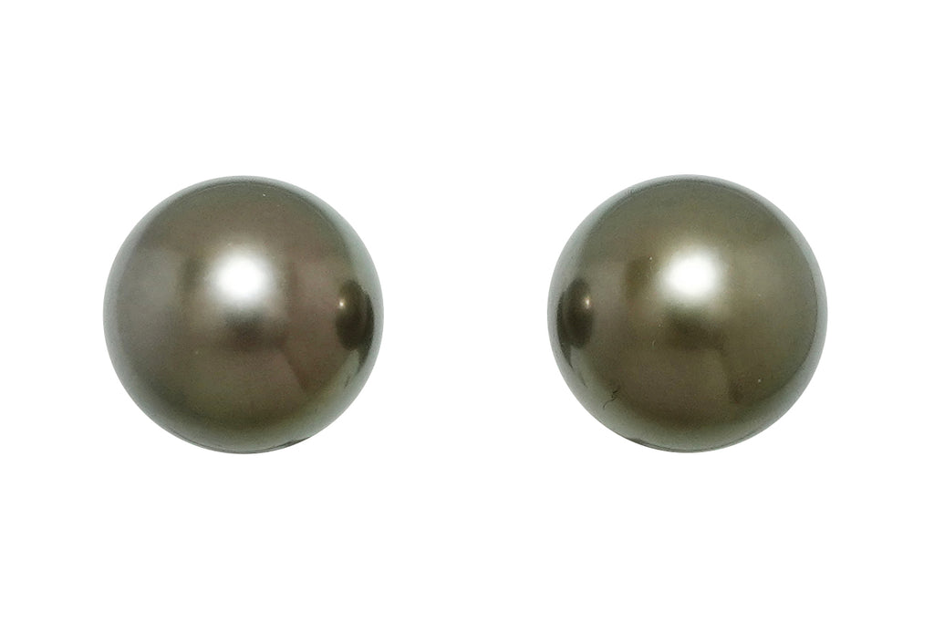 MIKIMOTO 【ミキモト】K18WG黒蝶パールピアス (NO.50144)