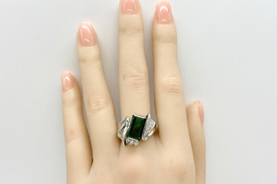 Green Tourmaline Pt900グリーントルマリン ダイヤモンドリング (NO.49243)