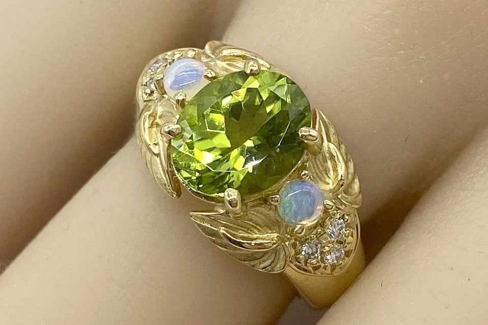 Peridot K18ペリドット オパール ダイヤモンドリング (NO.49130)