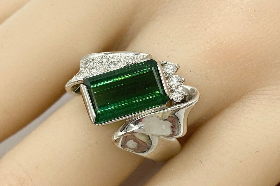 Green Tourmaline Pt900グリーントルマリン ダイヤモンドリング (NO.49243)