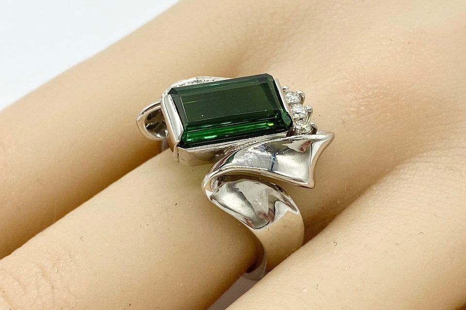 Green Tourmaline Pt900グリーントルマリン ダイヤモンドリング (NO.49243)