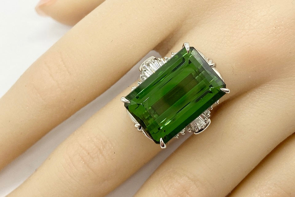 Green Tourmaline Pt900グリーントルマリン ダイヤモンドリング (NO.49242)