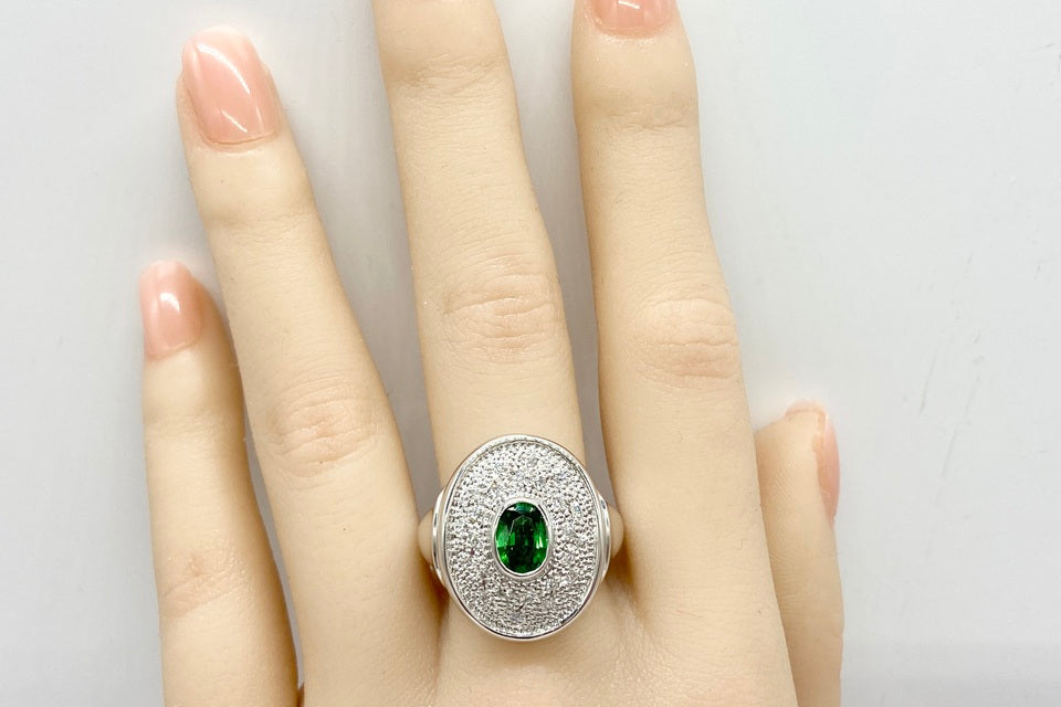 Green Garnet Pt900/K18WGグリーンガーネット ダイヤモンドリング (NO.48768)