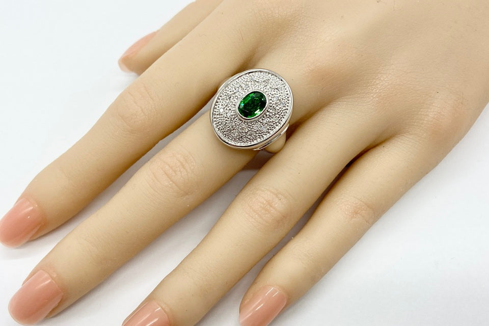 Green Garnet Pt900/K18WGグリーンガーネット ダイヤモンドリング (NO.48768)