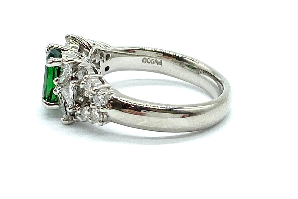 Green Garnet Pt900グリーンガーネット ダイヤモンドリング (NO.128503)