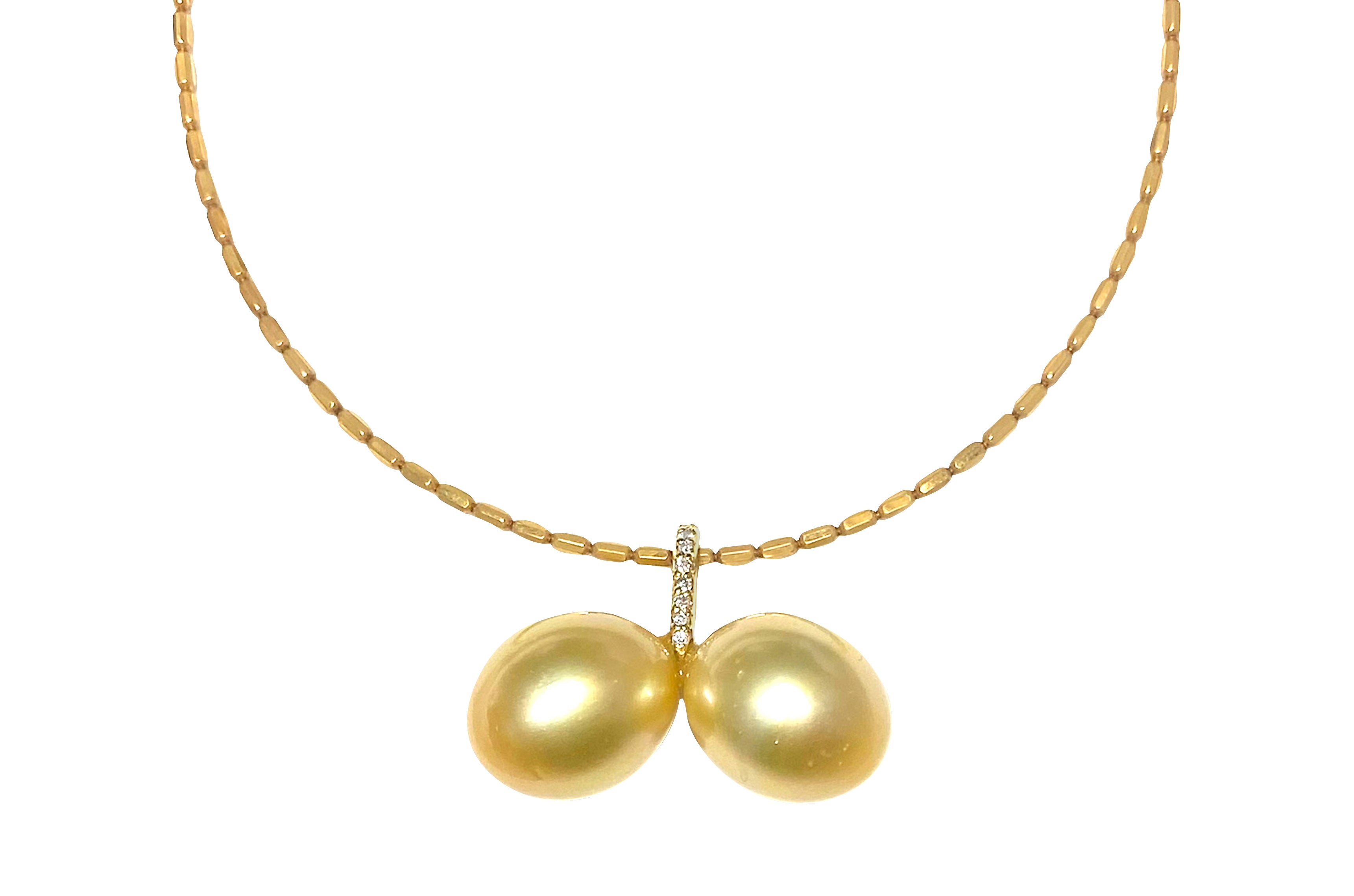 パールとダイヤモンド18金ゴールドのブドウトップ兼ブローチ16g パールとダイヤモンド18金ゴールドのブドウトップ兼ブローチ16g