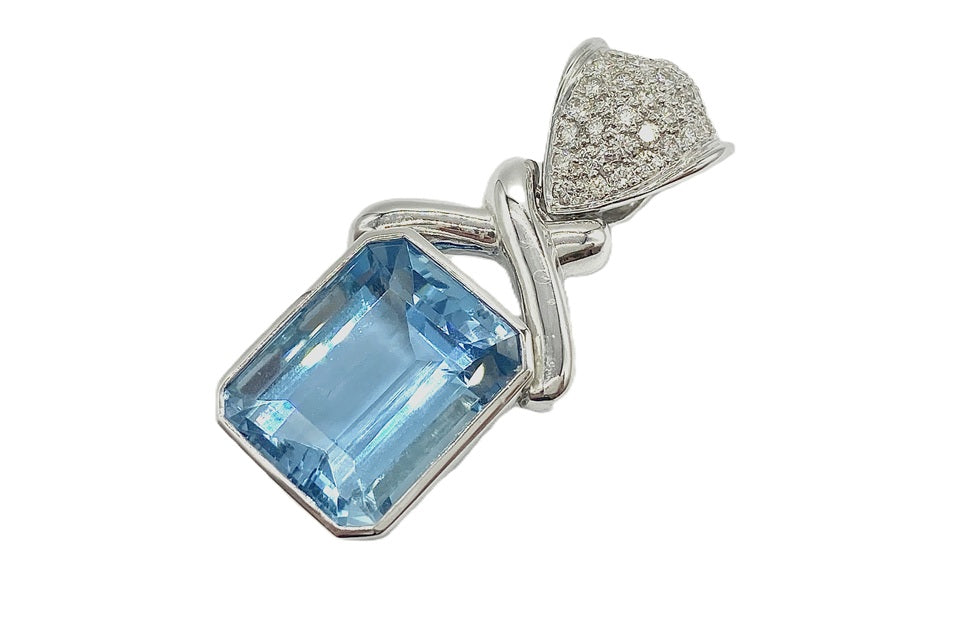 Aquamarine K18WGアクアマリン ダイヤモンドペントップ (NO.128805)
