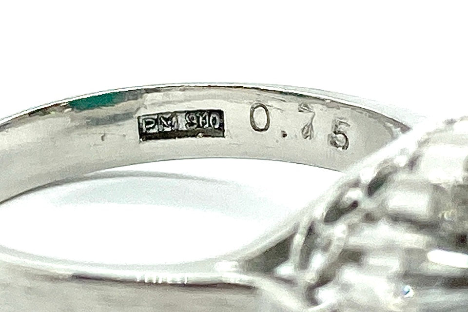 Pt900　大粒エメラルドリング　E4.37ct　鑑別書付き　ダイヤモンド入り Pt900 大粒エメラルドリング E4.37ct 鑑別書付き ダイヤモンド入りの
