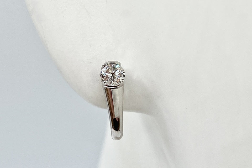 Diamond Pt950/K18WG(針)ダイヤモンドピアス (NO.128858)