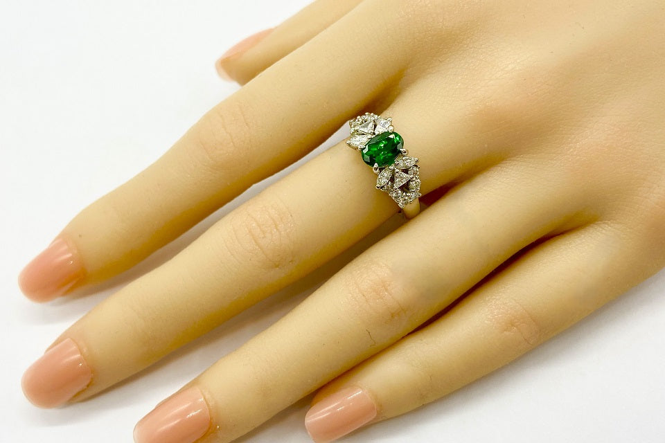 Green Garnet Pt900グリーンガーネット ダイヤモンドリング (NO.128503)