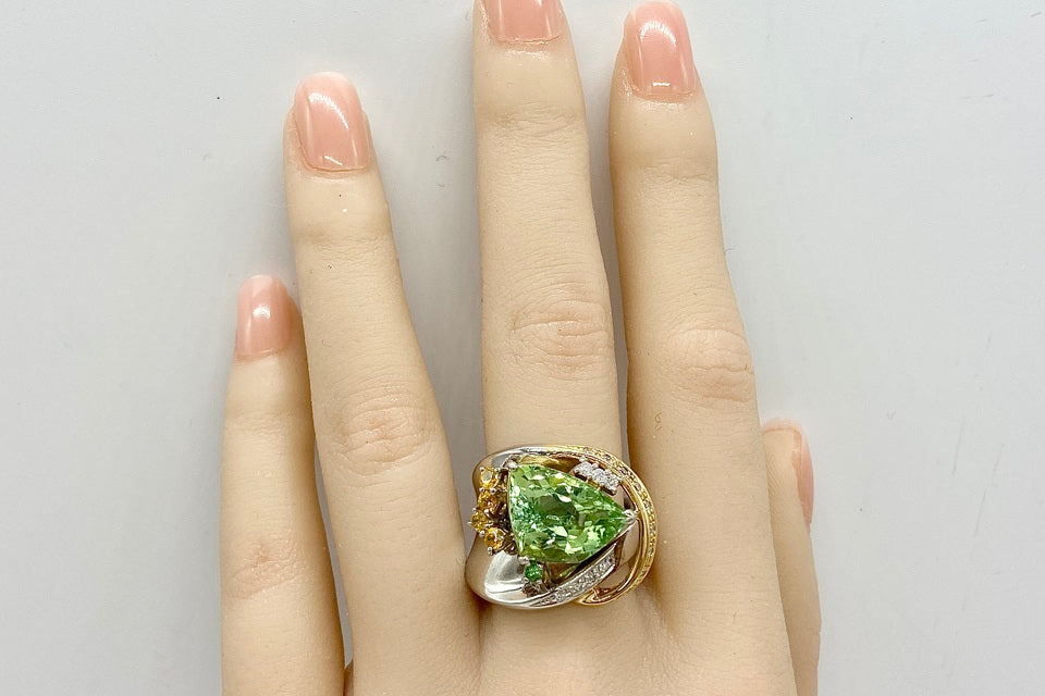 Green Tourmaline K18WG/YGグリーントルマリン イエローサファイヤ グリーンガーネット ダイヤモンドリング (NO.49179)