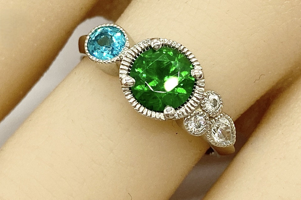 Demantoid Garnet　Pt900デマントイドガーネット パライバトルマリン ダイヤモンドリング(NO.128669-B)