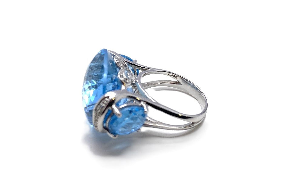 Blue Topaz K18WGブルートパーズ ダイヤモンドリング (NO.304784)