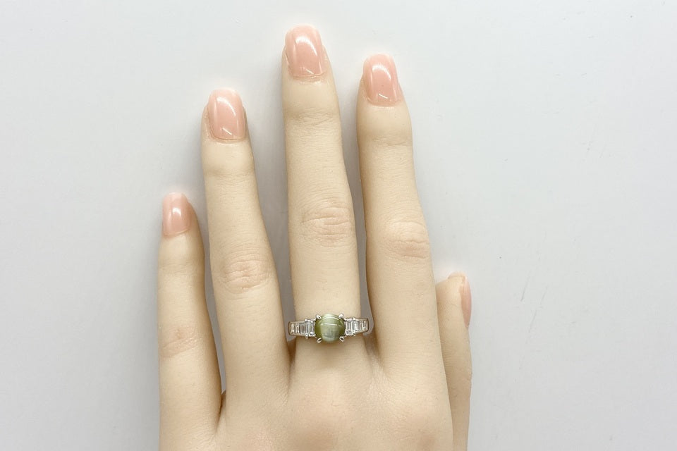 Chrysoberyl Cat’s Eye Pt900クリソベリルキャッツアイ ダイヤモンドリング (NO.305197)
