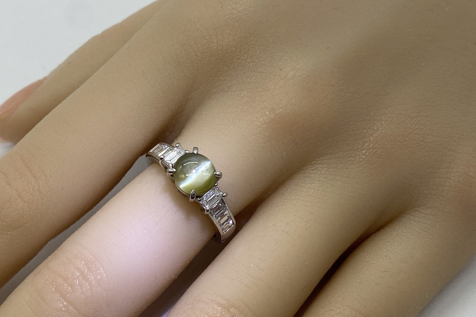 Chrysoberyl Cat’s Eye Pt900クリソベリルキャッツアイ ダイヤモンドリング (NO.305197)