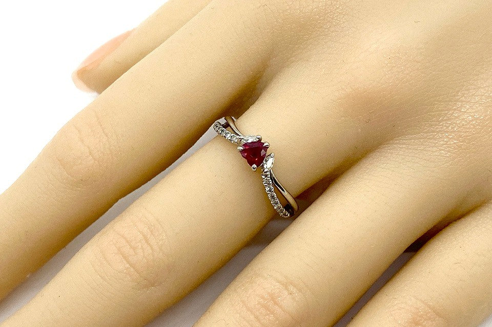 Ruby Pt900ルビー ダイヤモンドリング ミャンマー産・加熱・VIVID RED 　(NO.305211)