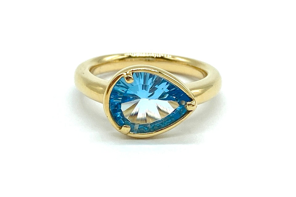 Blue Topaz K18ブルートパーズリング (NO.305455)