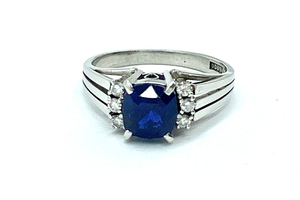 Sapphire Pt900サファイヤ ダイヤモンドリング (NO.305456)