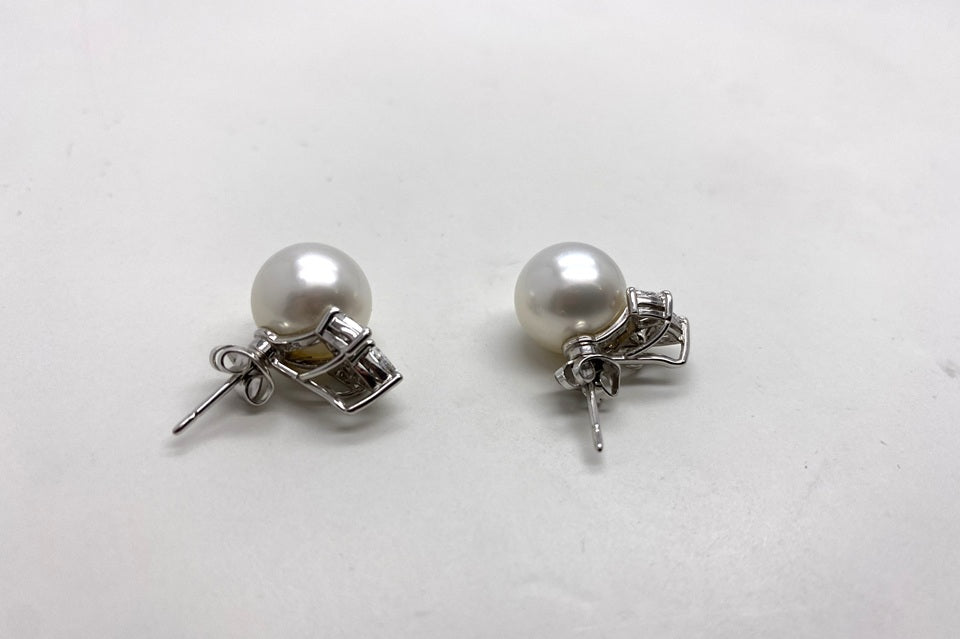 MIKIMOTO【ミキモト】K18WGパール ダイヤモンドピアス (NO.305264