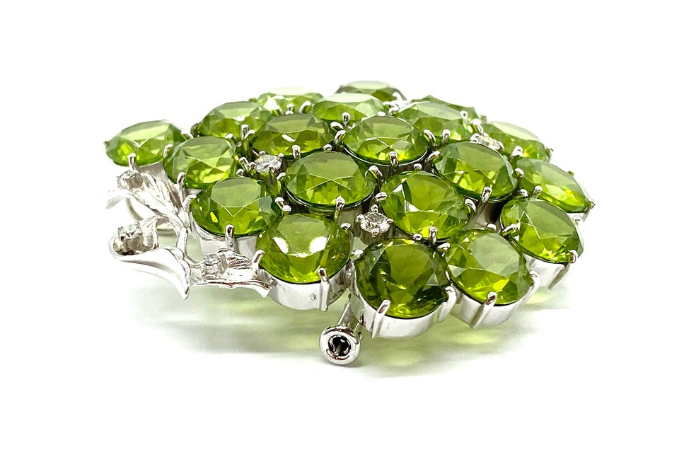 Peridot K18WGペリドット ダイヤモンドペントップ兼ブローチ (NO.49911-B)