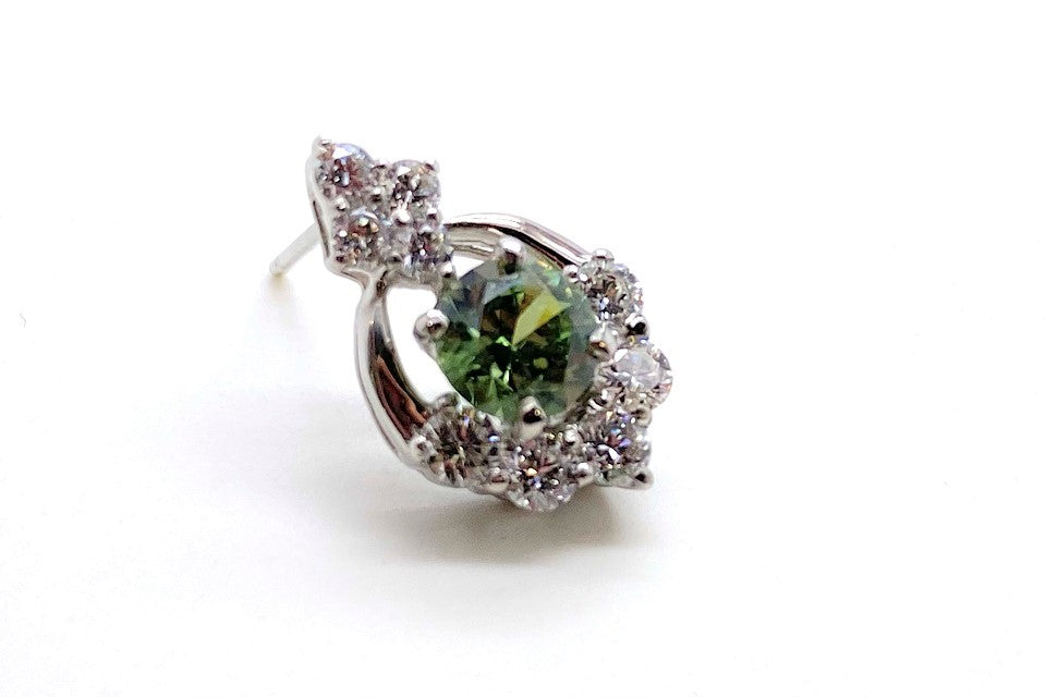 Demantoid Garnet Pt900デマントイドガーネット ダイヤモンドピアス (NO.48428-B)