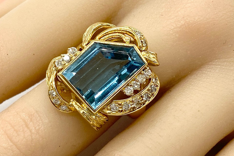 Blue Topaz K18ブルートパーズ ダイヤモンドリング (NO.48663)