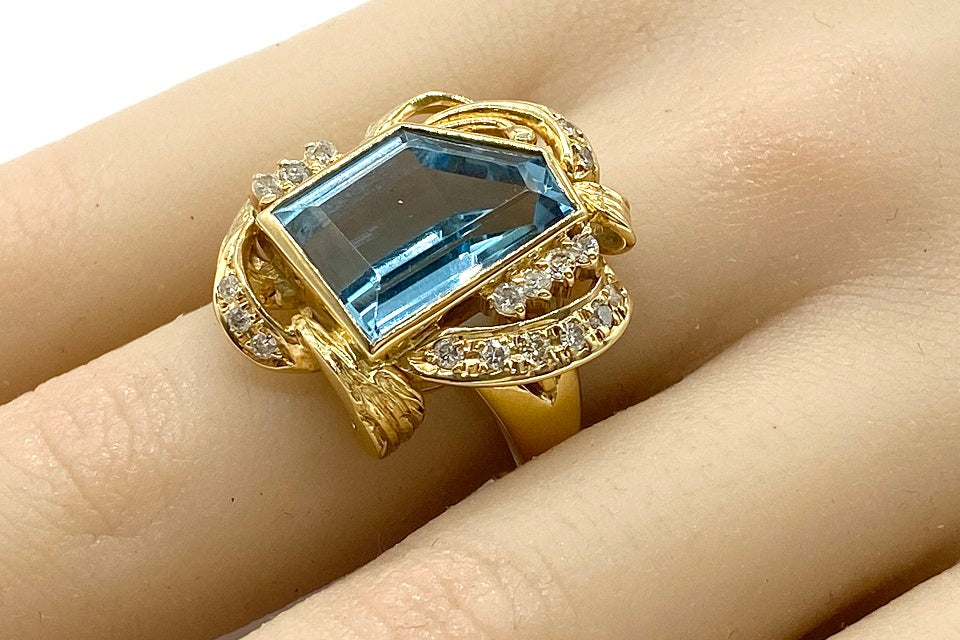 Blue Topaz K18ブルートパーズ ダイヤモンドリング (NO.48663)