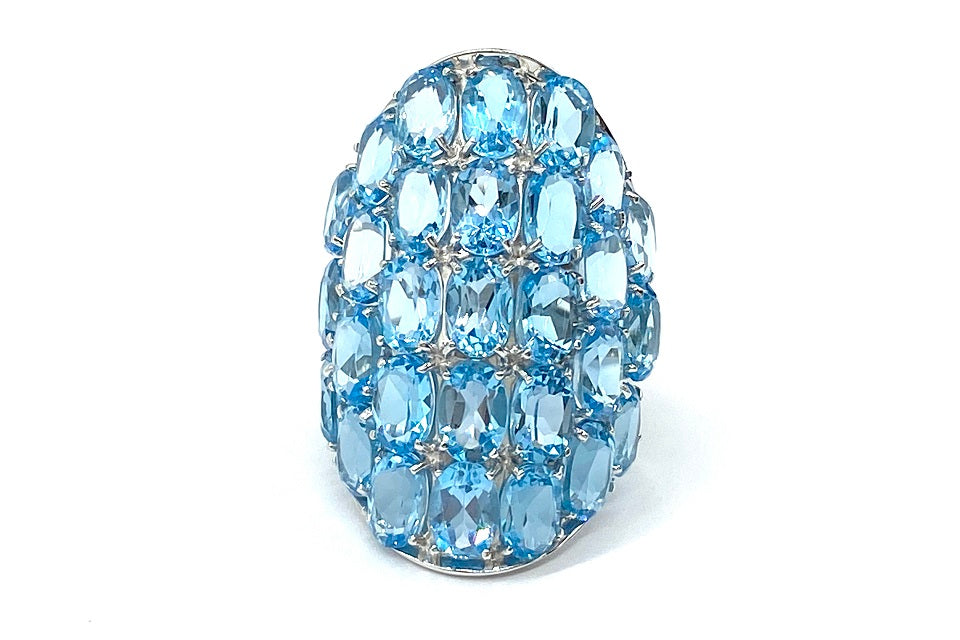 Blue Topaz K18WGブルートパーズリング (NO.48873)