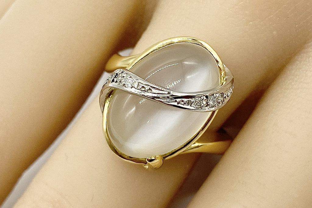 Moonstone Cat’s Eye K18/Pt900ムーンストーンキャッツアイ ダイヤモンドリング(NO.49119)