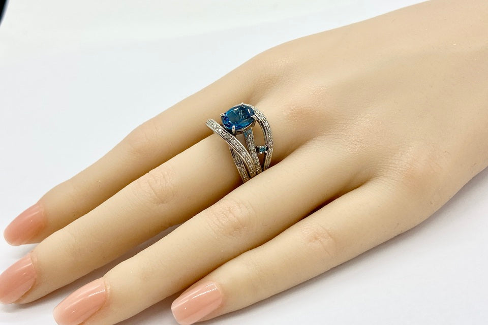 Blue Topaz Pt900ブルートパーズ 処理ブルー/カラーレスダイヤモンドリング (NO.49181)