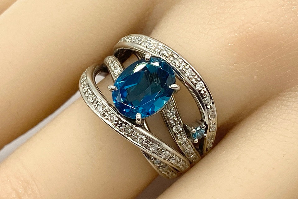 Blue Topaz Pt900ブルートパーズ 処理ブルー/カラーレスダイヤモンドリング (NO.49181)