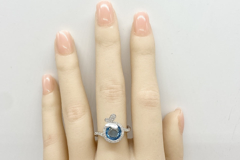 Blue Topaz K18WGブルートパーズ ダイヤモンドリング (NO.49371)
