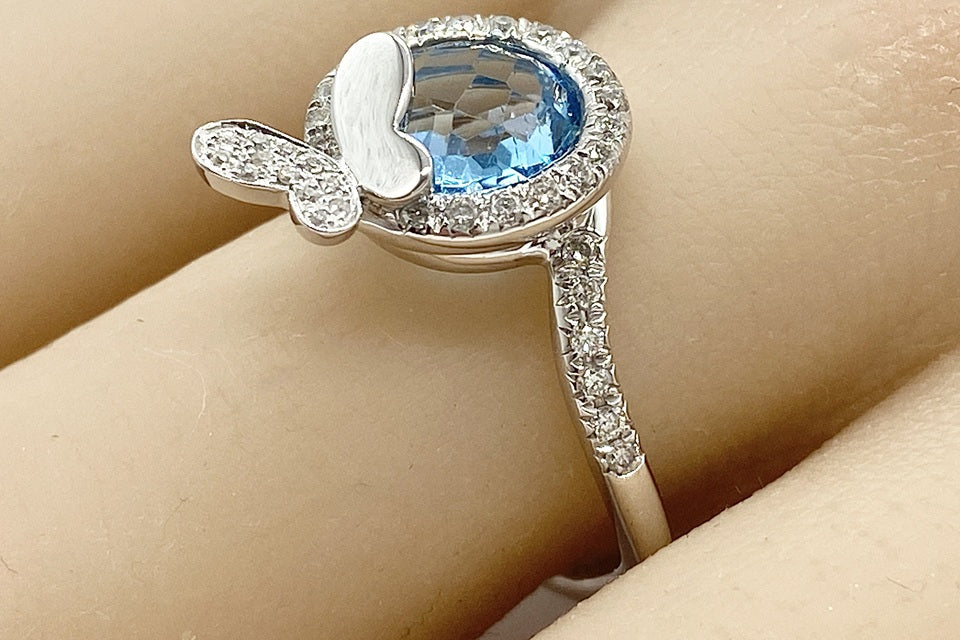 Blue Topaz K18WGブルートパーズ ダイヤモンドリング (NO.49371)