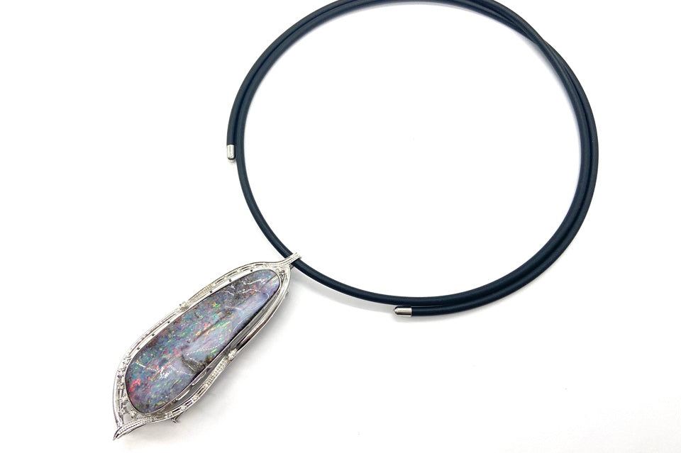 Boulder Opal K18WGボルダーオパール ダイヤモンドペントップ兼ブローチ（ラバーNC付 (NO.49870)