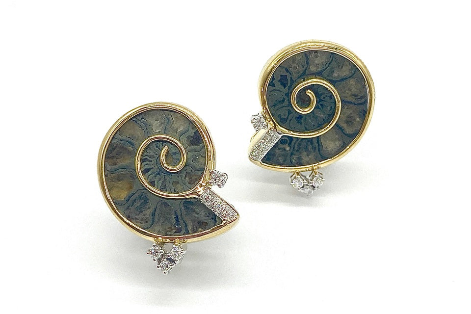 Ammonite K18WG/K14WG(留具)アンモナイト化石 ダイヤモンドイヤリング (NO.50102)
