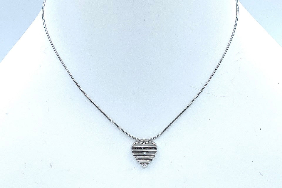 DE BEERS【デビアス】K18WGダイヤモンドペンダント(No.61547)