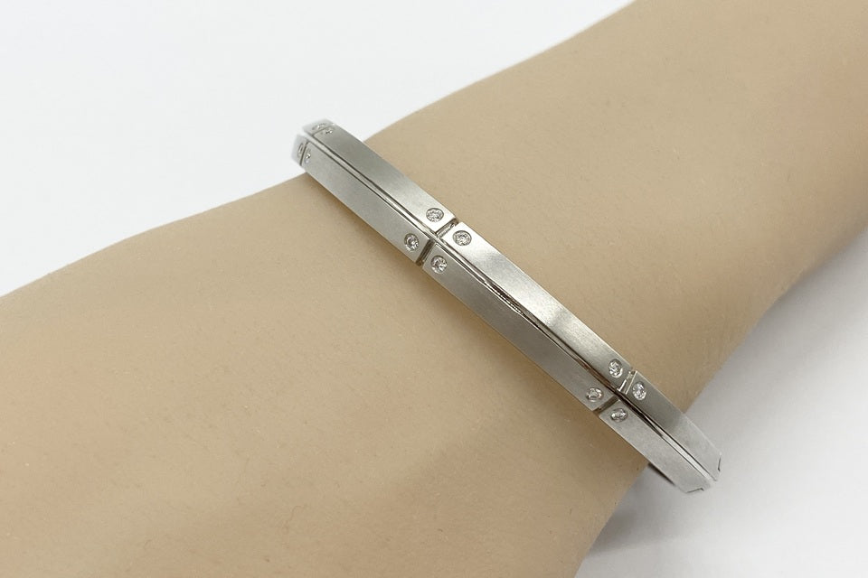 TIFFANY & CO. 【ティファニー】K18WGダイヤバングル (NO.62183)