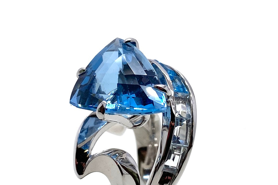 Blue Topaz K18WGブルートパーズリング (NO.48668)