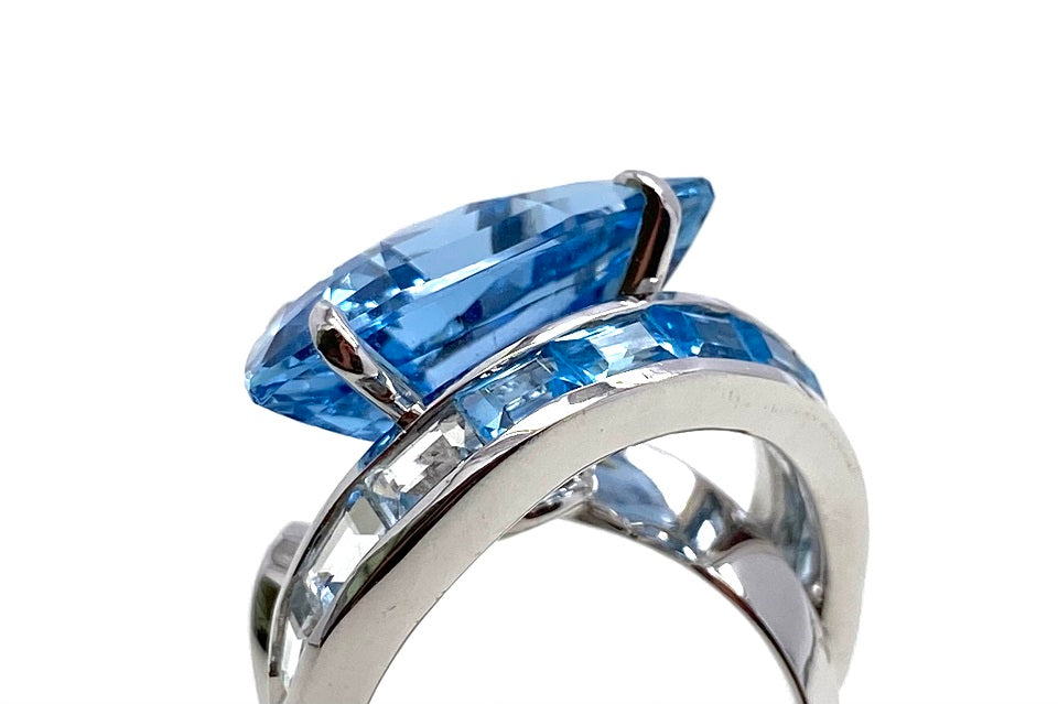 Blue Topaz K18WGブルートパーズリング (NO.48668)